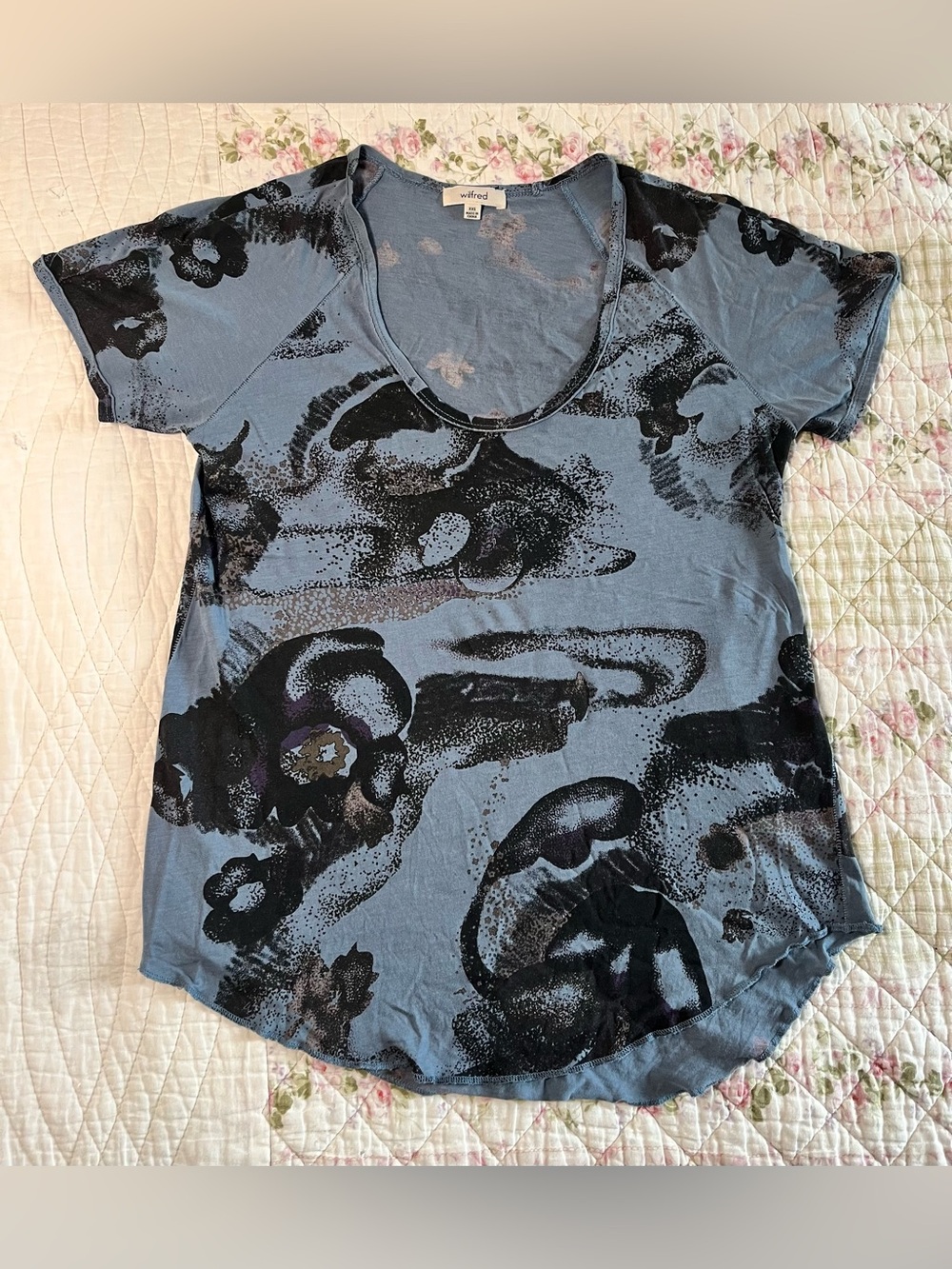 Wilfred by Aritzia Abstract Botanical Floral Scoop Neck Tee